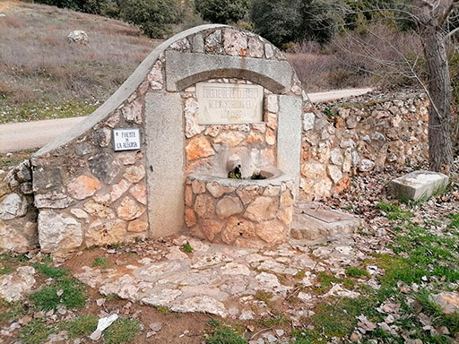 fuente_de_la_alegria__127025_512x384